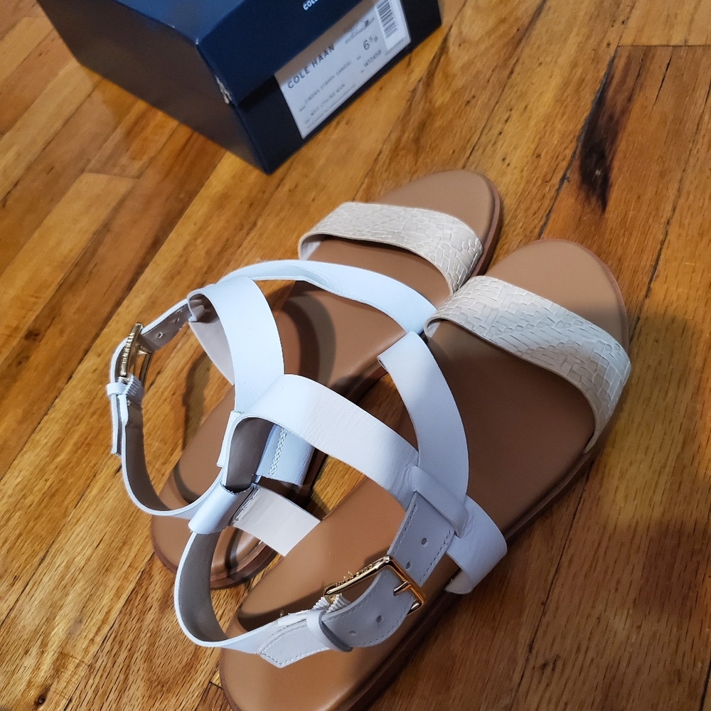 Cole Haan FINDRA STRPPY SANDAL. SIZE 6.5. - Picture 2 of 6